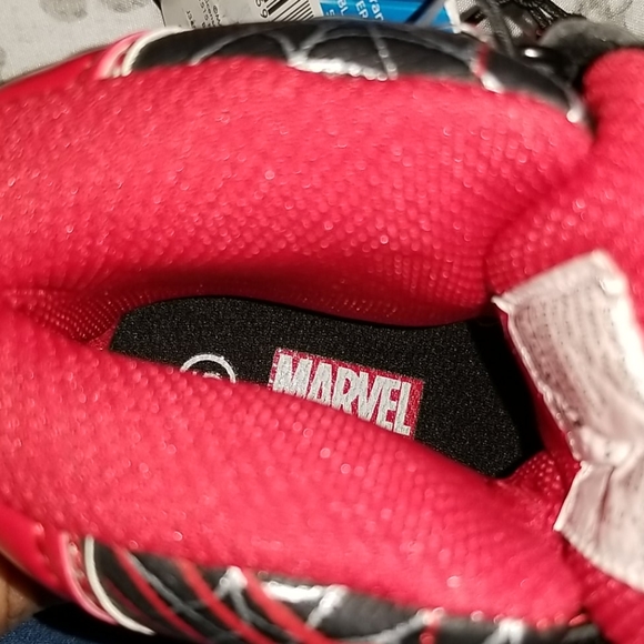 NWT Spiderman snow boots - Picture 4 of 9